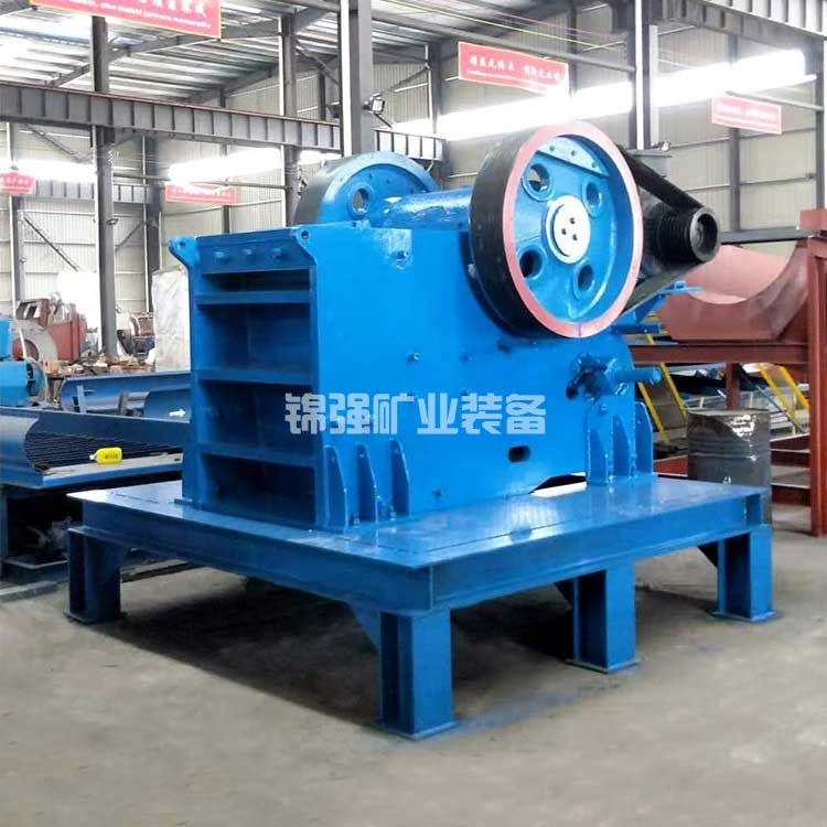 什么設(shè)備可以用來(lái)破碎青石?推薦幾款更合適的破碎機(jī)(圖1)