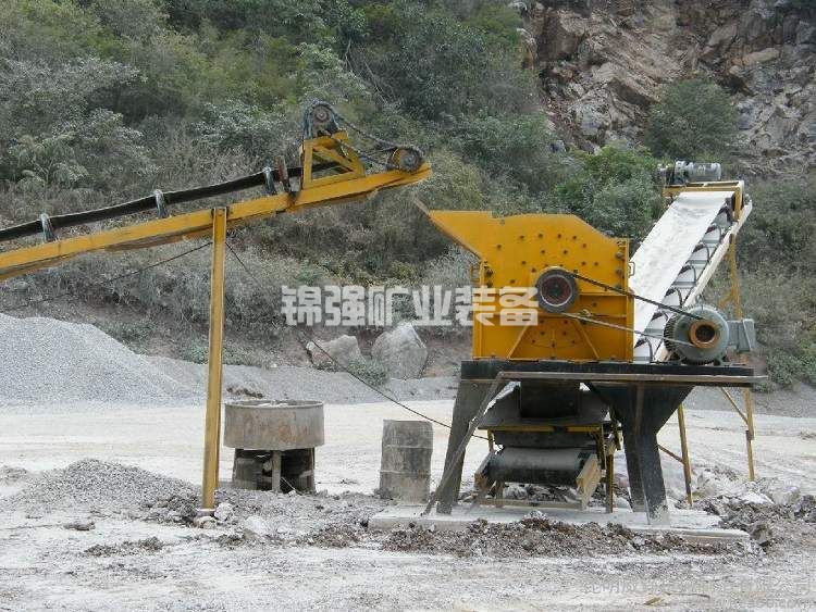 反擊式碎石機(jī)(圖4) 反擊式碎石機(jī)(圖4)