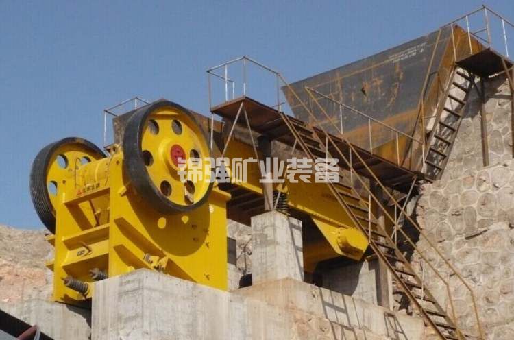 顎式破碎機(jī)(圖6) 顎式破碎機(jī)(圖6)