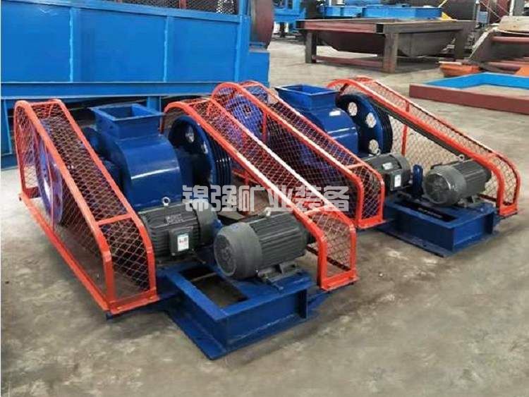 雙輥破碎機(jī)(圖1)